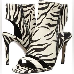 Charles David Crosser Stiletto Sandal Sz9 Zebra